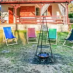 4 Bedroom Beautiful In Casa de Férias Zalewo (Ostroda)