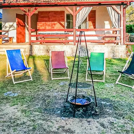 4 Bedroom Beautiful In Nyaraló Zalewo