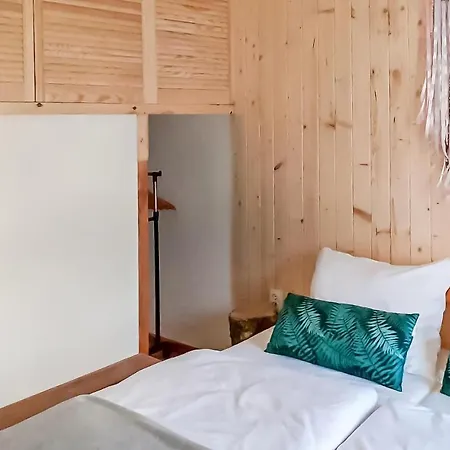 4 Bedroom Beautiful In Nyaraló Zalewo